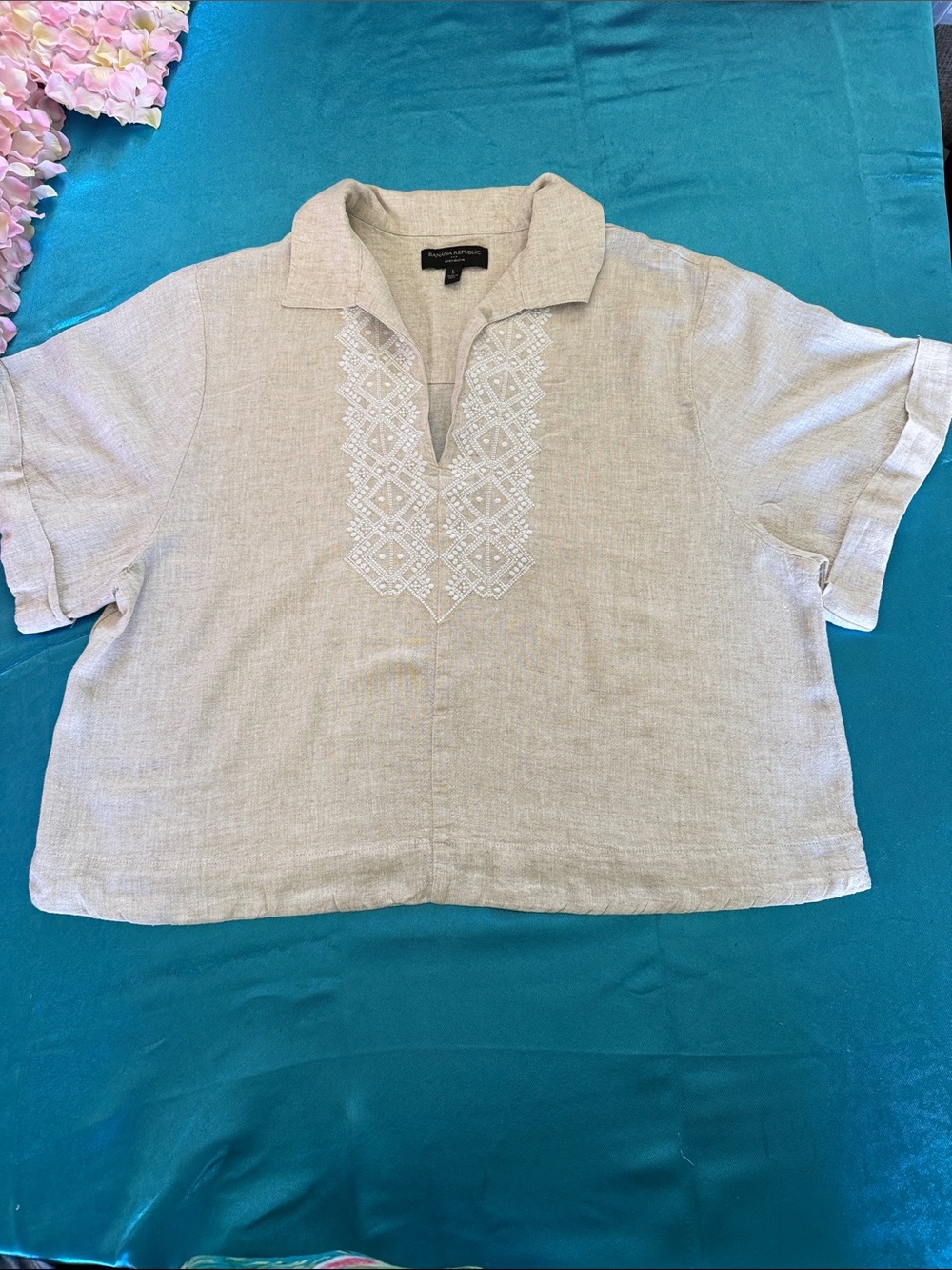 Banana Republic Beige Linen Embroidered Short Sleeve Top